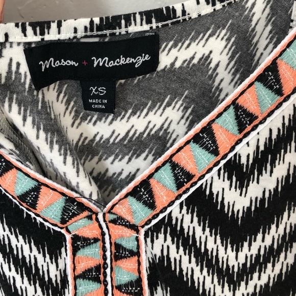 Aztec Detailed Top - Picture 2 of 3